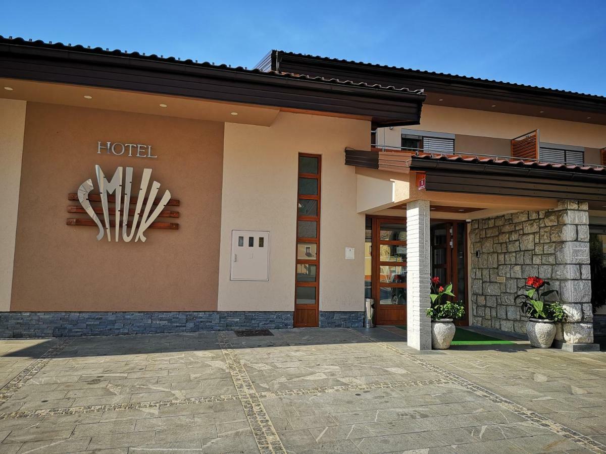 Hotel Smuk Semic Exterior foto